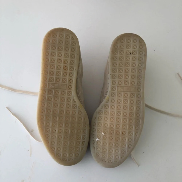 Puma Suede sneakers shoes. White color.  Size 7c. - Picture 5 of 5